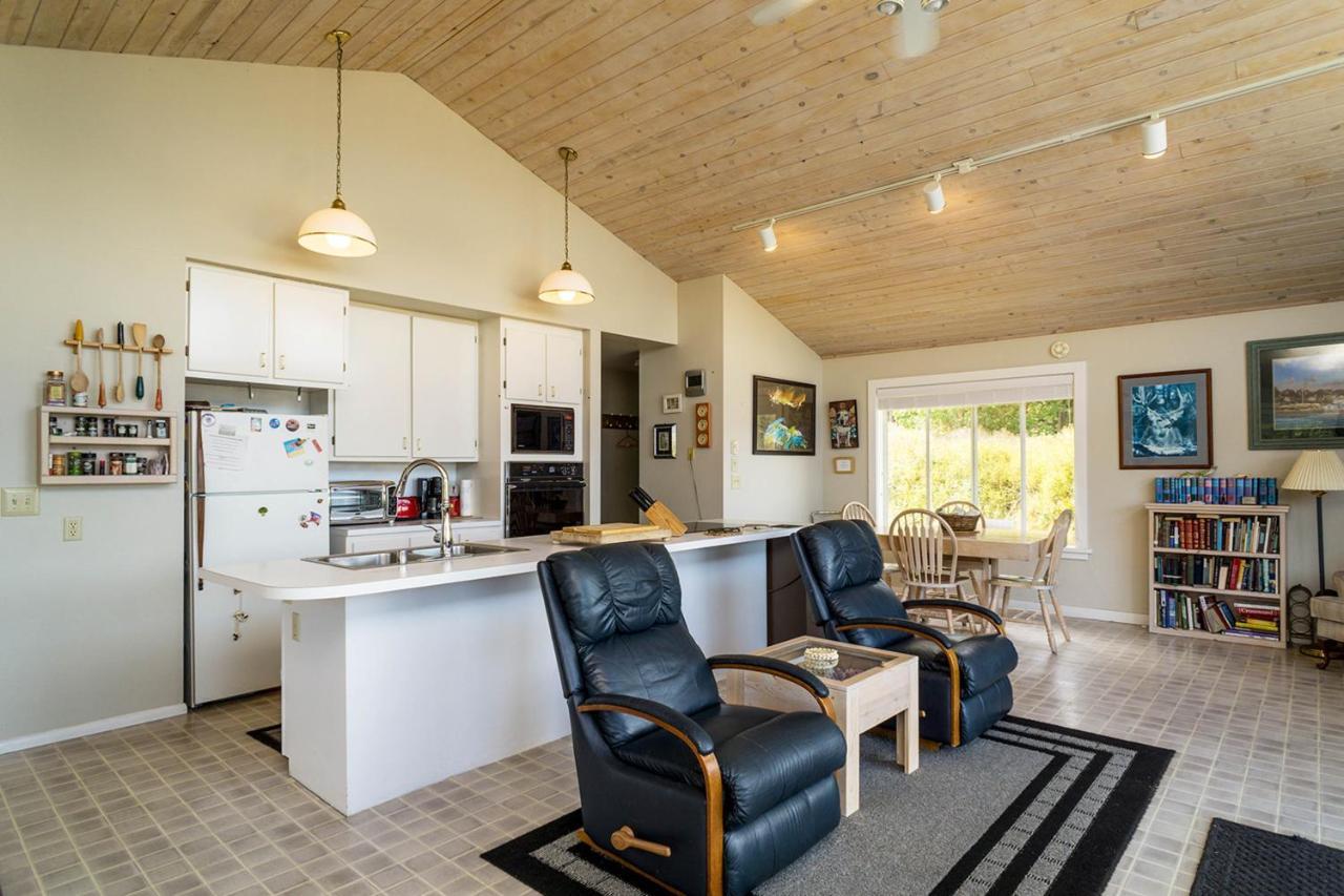 57 Mud Bay Villa Islandale Bagian luar foto